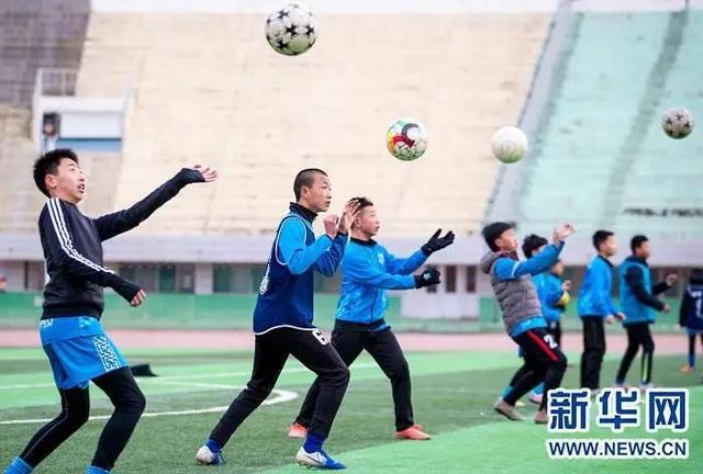 LD Sports-包含北京首钢训练开放日,关键时刻主帅复盘引欢呼,意甲在即,控场能力受关注的词条